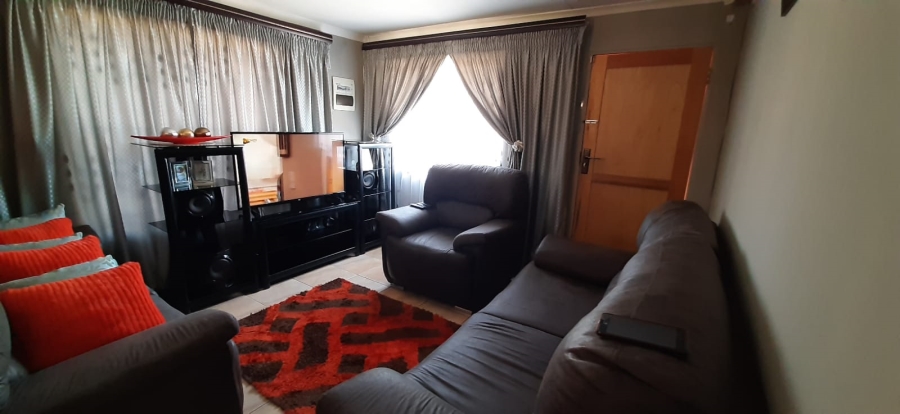 3 Bedroom Property for Sale in Vista Park Free State